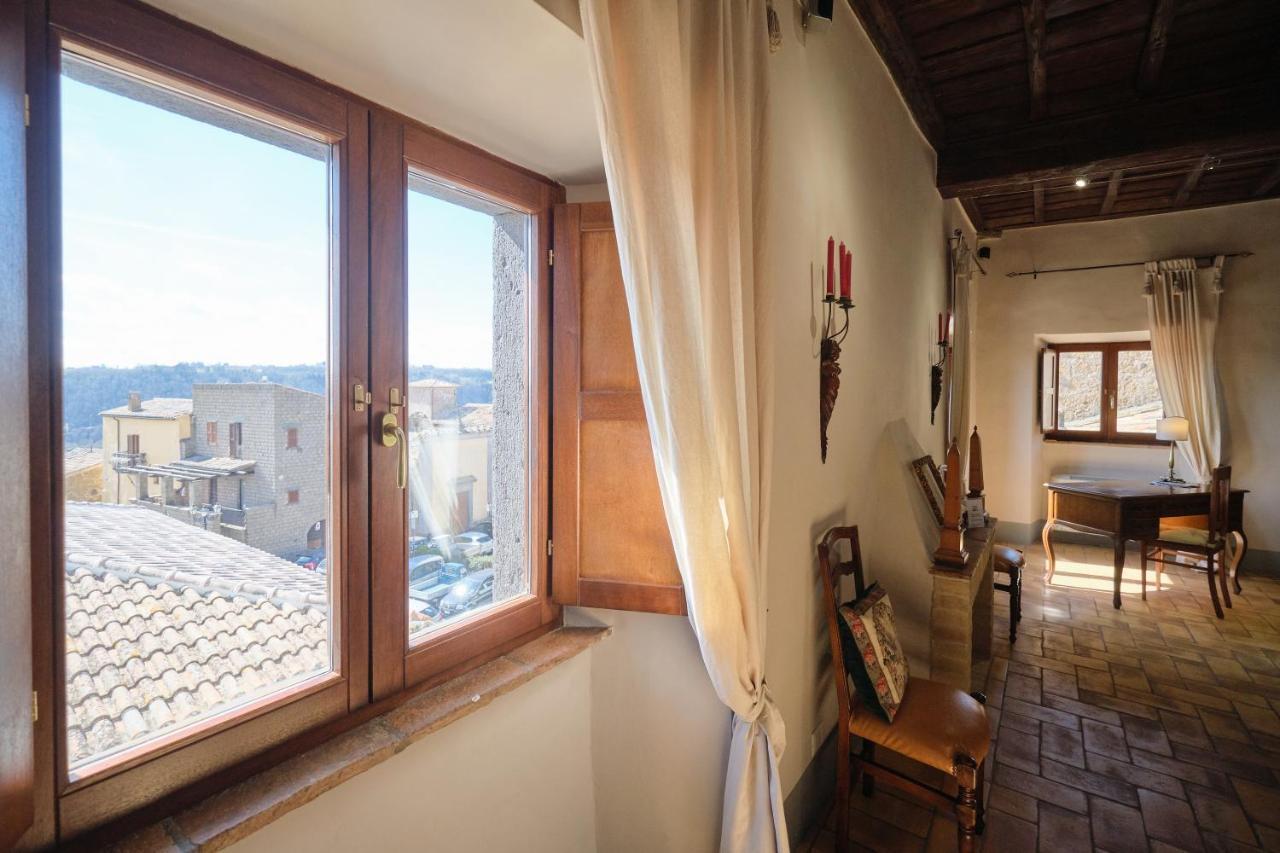Palazzo Mazzini Bed & Breakfast Bagnoregio Exterior photo